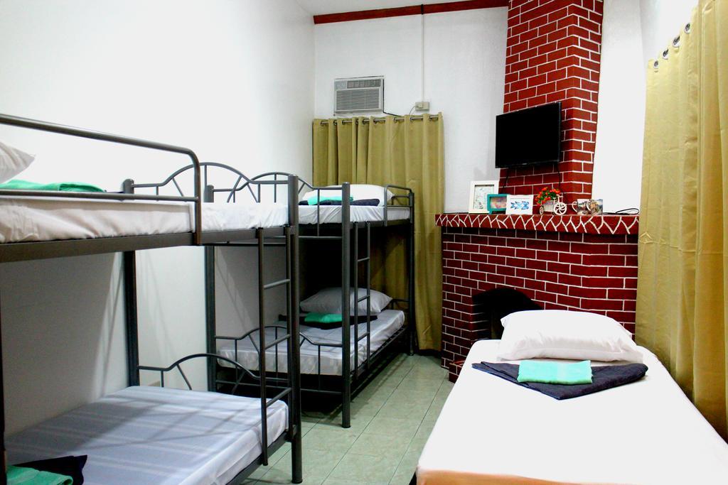 Tagaytay Garden Budgetel - City Center Tagaytay City Quarto foto